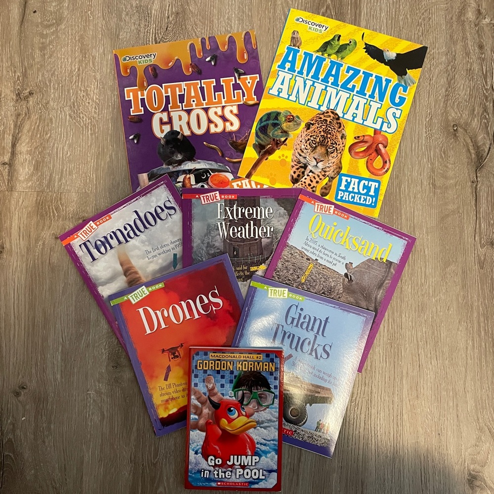 🌟BRAND NEW🌟- Set of 8 books